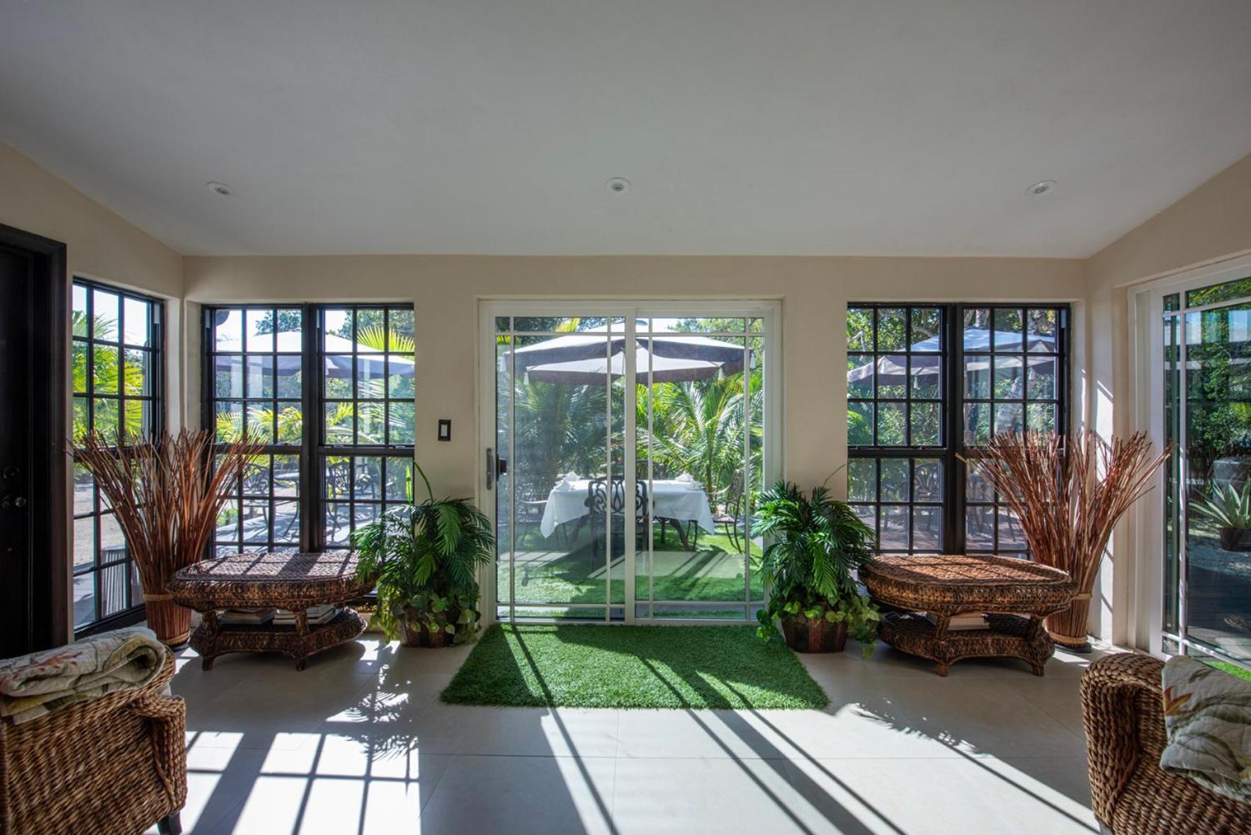The Pilot House Hotel Rock Sound Luaran gambar